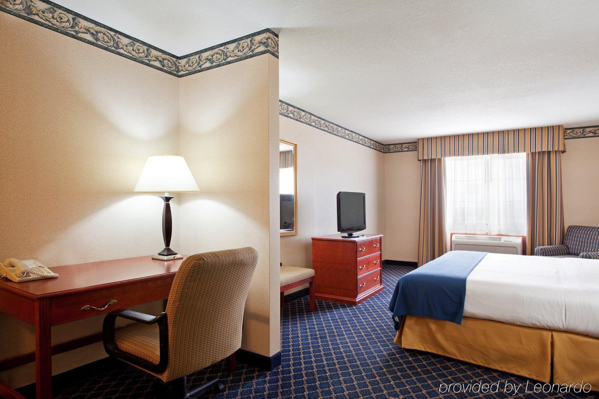 Holiday Inn Express & Suites Danville By Ihg Habitación foto