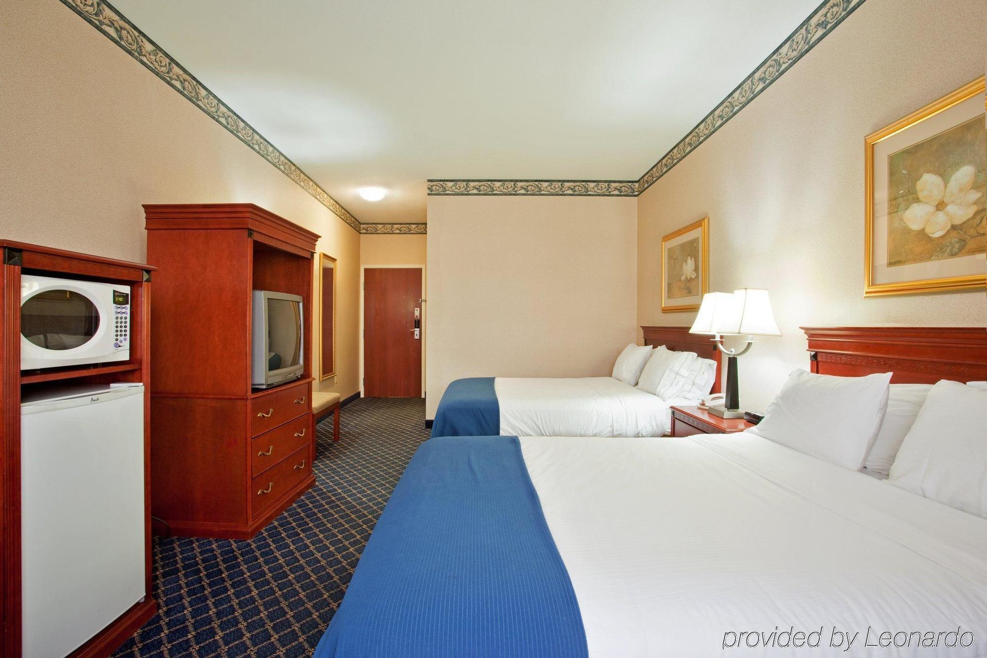 Holiday Inn Express & Suites Danville By Ihg Habitación foto